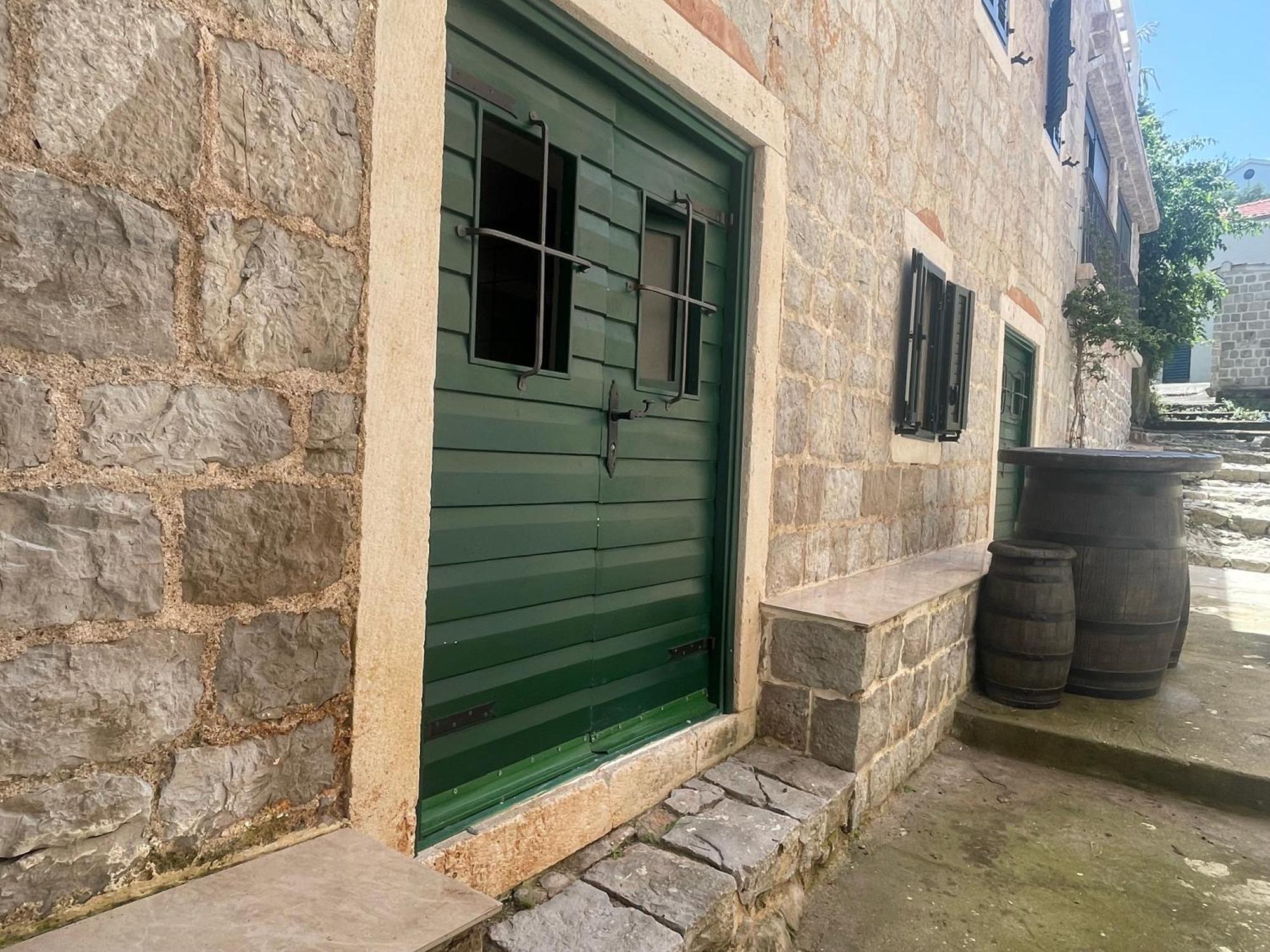 Apartamento Hearth Of Rose Herceg Novi Exterior foto